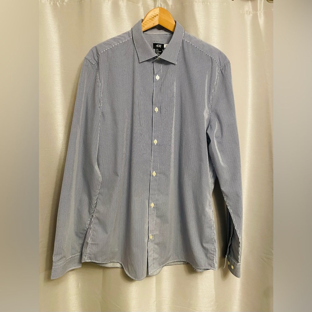 H&M Men’s Striped Button-Up Shirt